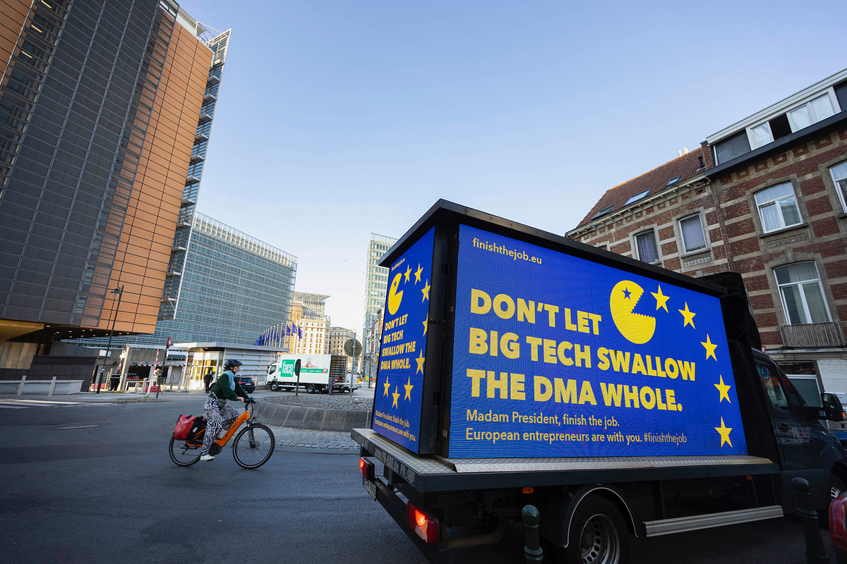 Mobile billboard I